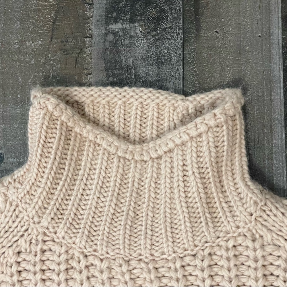 H&M Cropped Turtleneck Sweater Oversized Chunky Knit Women’s XS Blush Pink - Picture 8 of 13